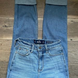 Hollister ultra high rise mom jean